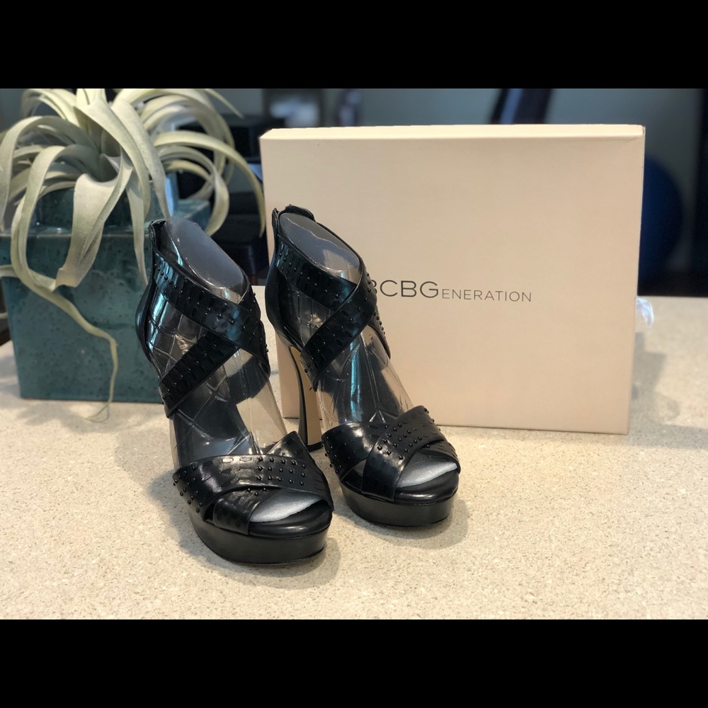 Heels - Picture 3 of 4